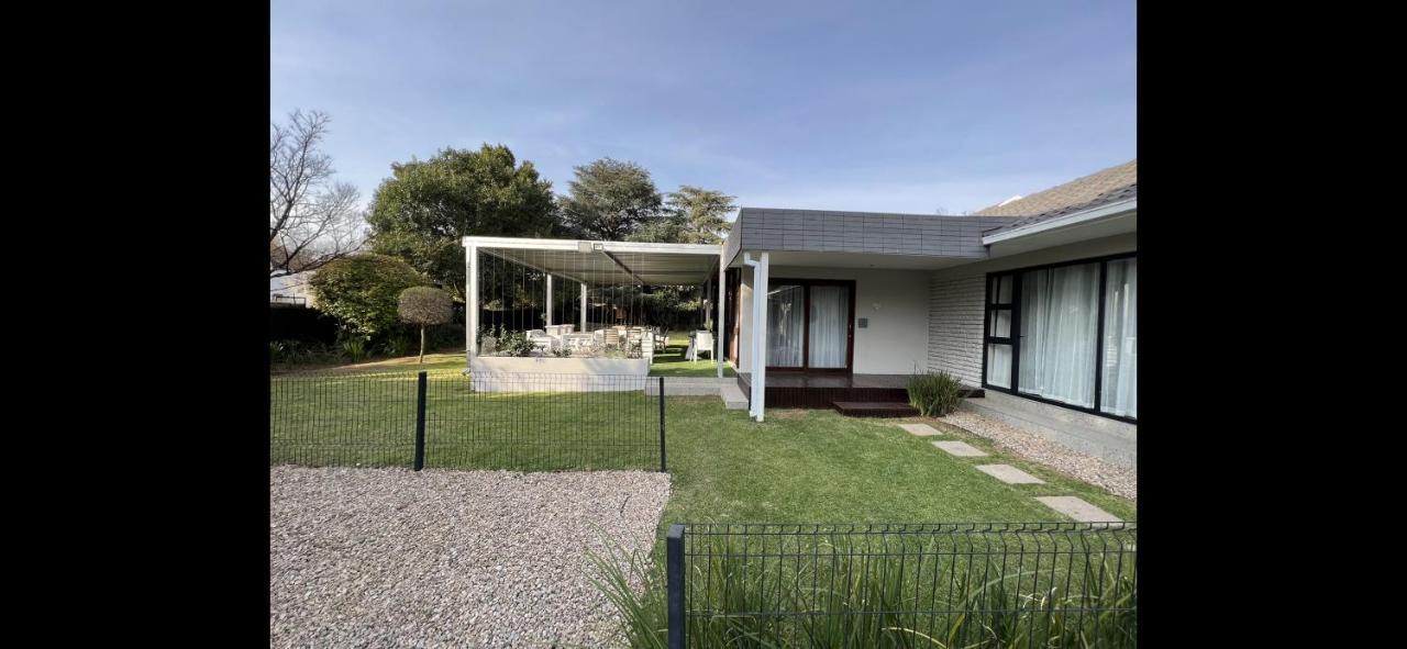 Le'Ciara Luxury Guest House Johannesburg Esterno foto