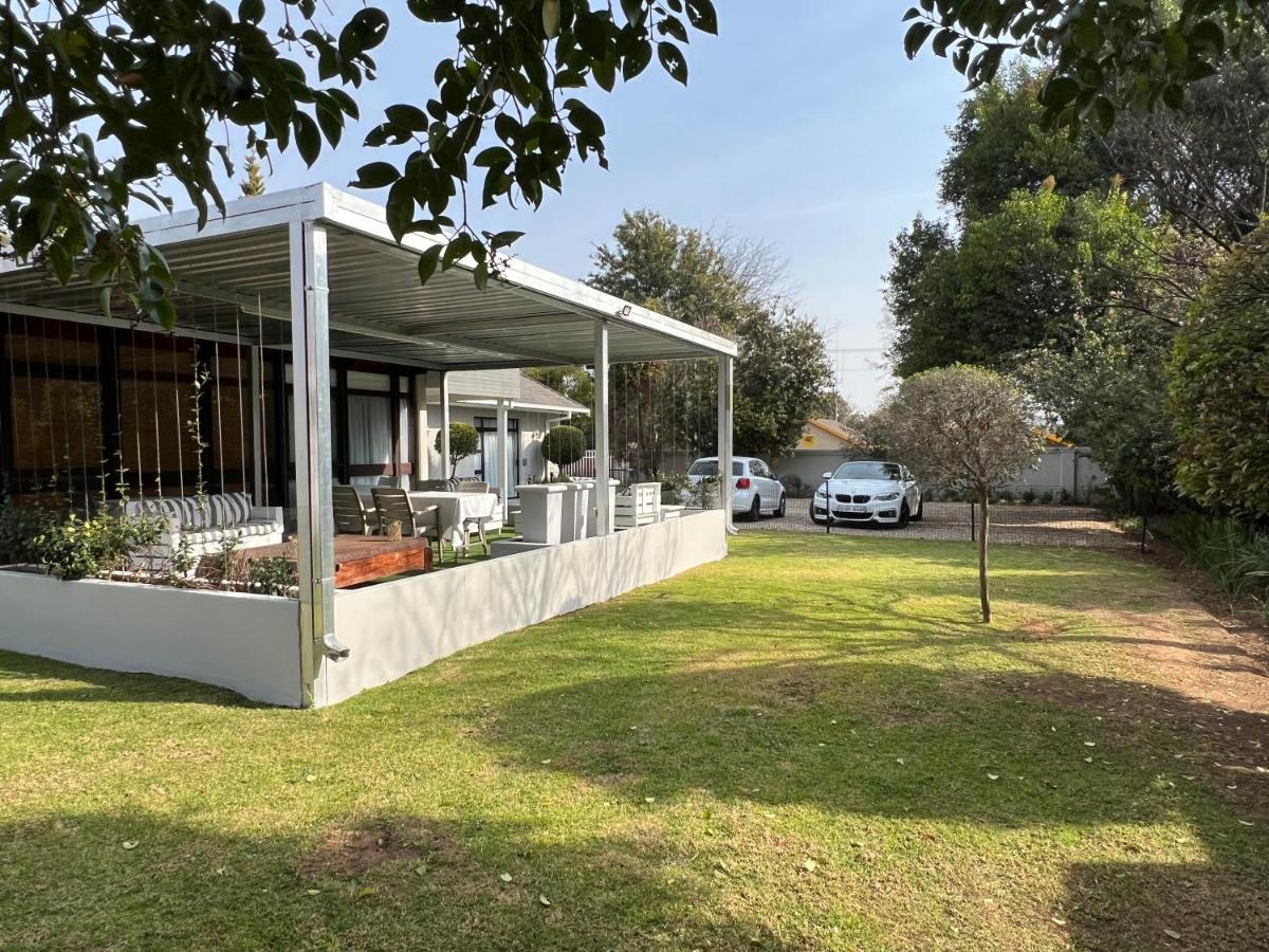 Le'Ciara Luxury Guest House Johannesburg Esterno foto