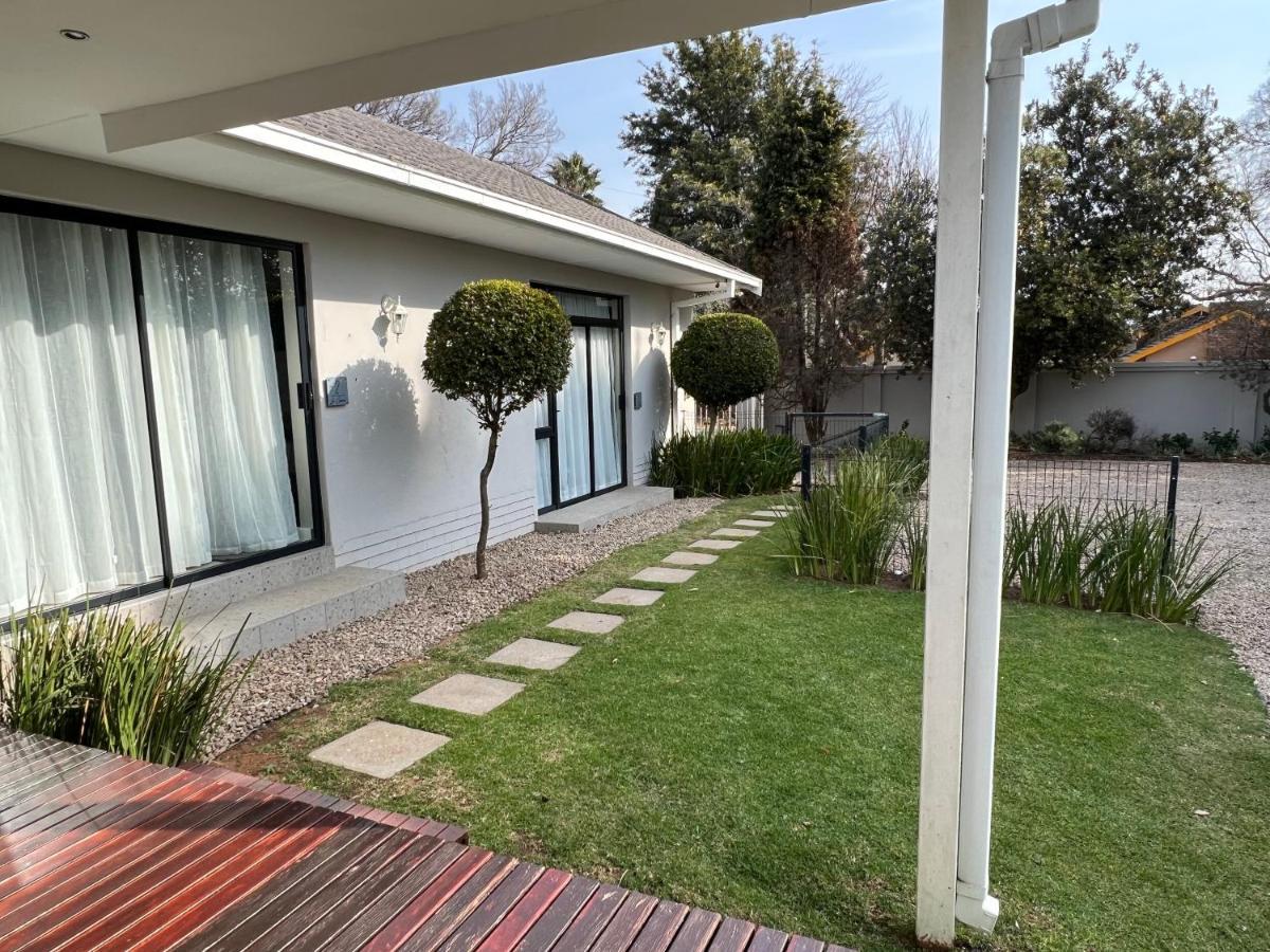 Le'Ciara Luxury Guest House Johannesburg Esterno foto